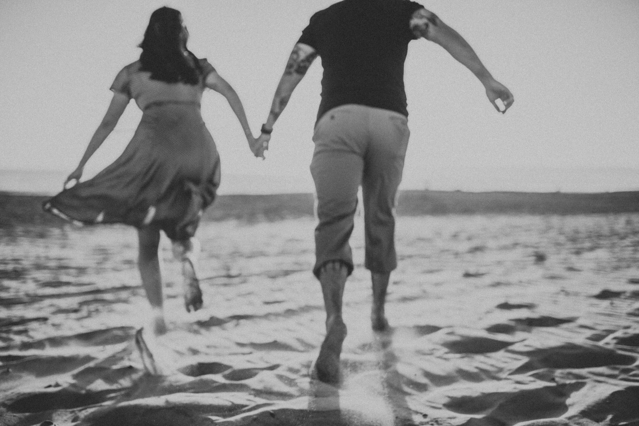 coronado-beach-engagement-session-valerielendvayphoto-081.jpg