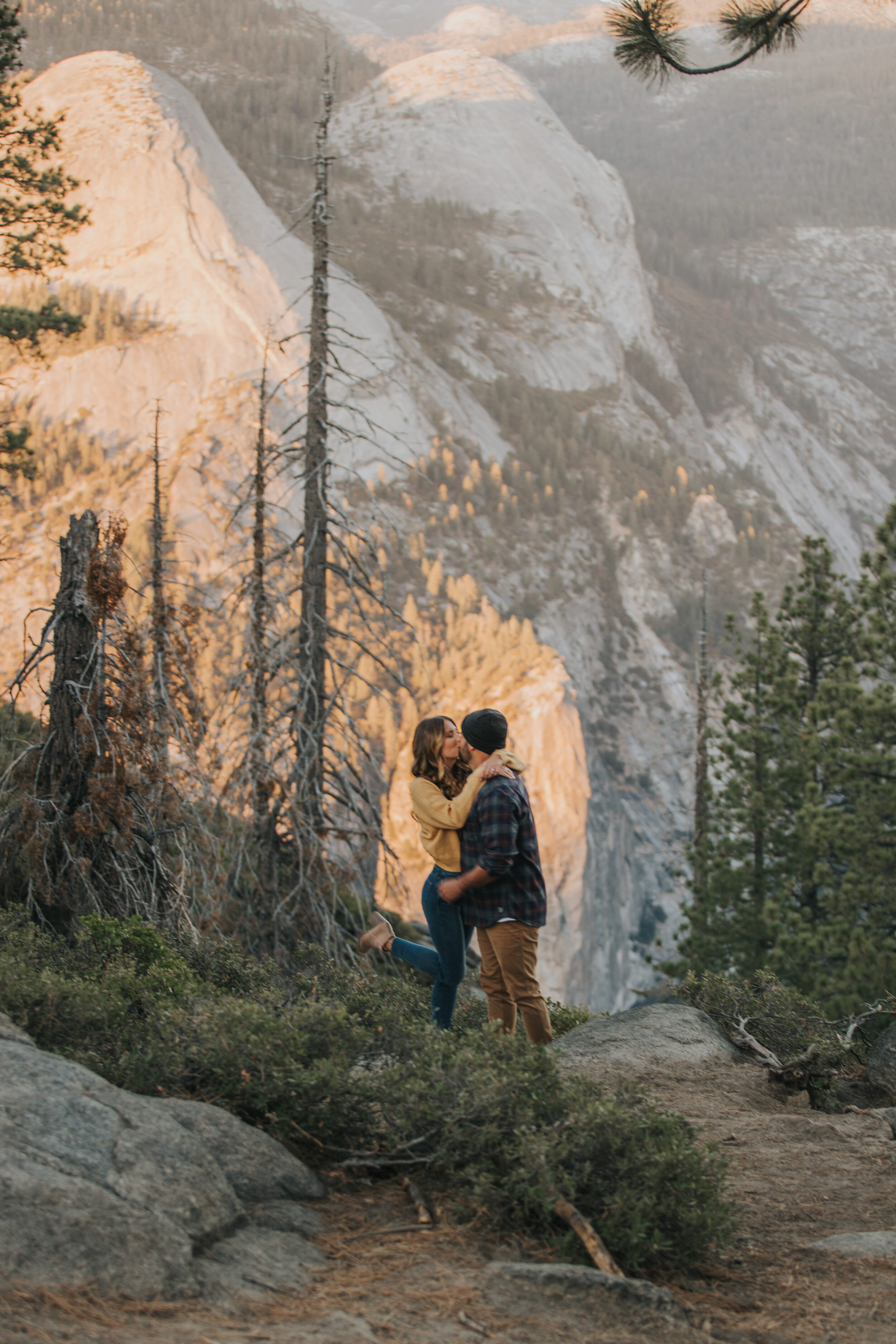 yosemite-engagement-session-valerielendvayphoto-032.jpg