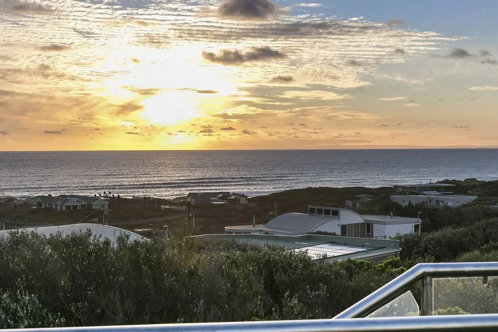 view of ocean moonahridge.jpg