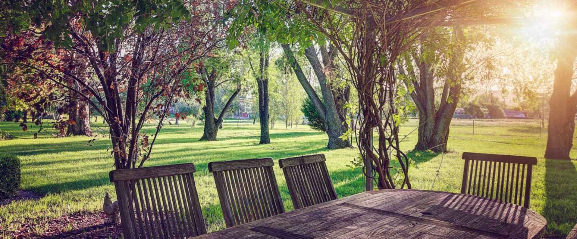 evanslea outdoor table.png