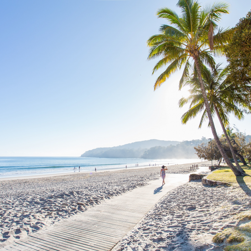 Noosa-Main-Beach-boardwalk-photobohemian-crop.png