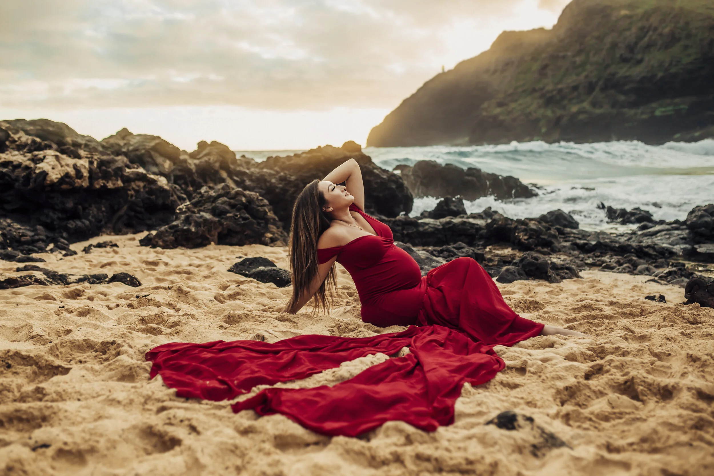 Sunrise Cliffside Maternity - Oahu, Hawai'i