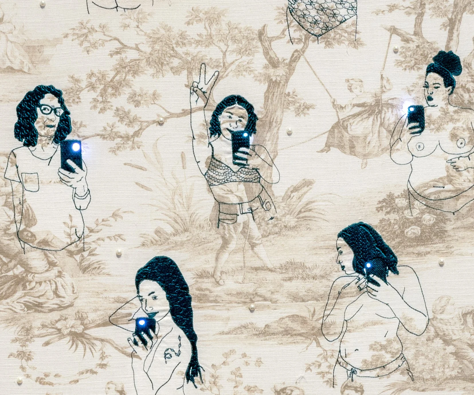 04_Housego_Selfie_Girls_detail.jpg