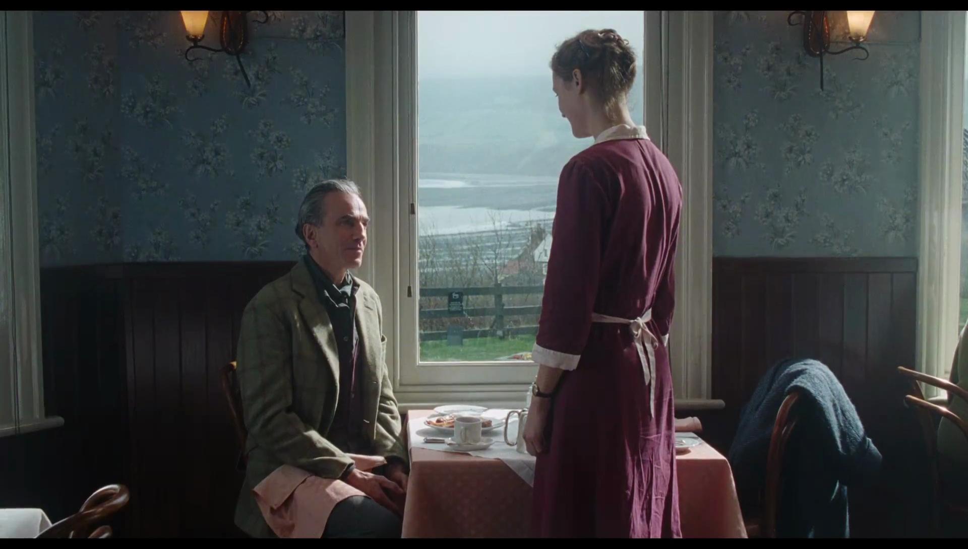 Phantom_Thread-685924919-large.jpg