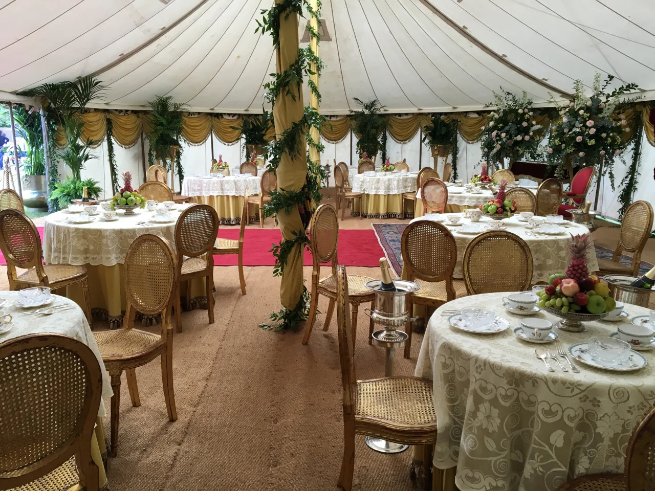 V&A_Queens Lunch Marquee 03_Adam Squires_2016.jpg