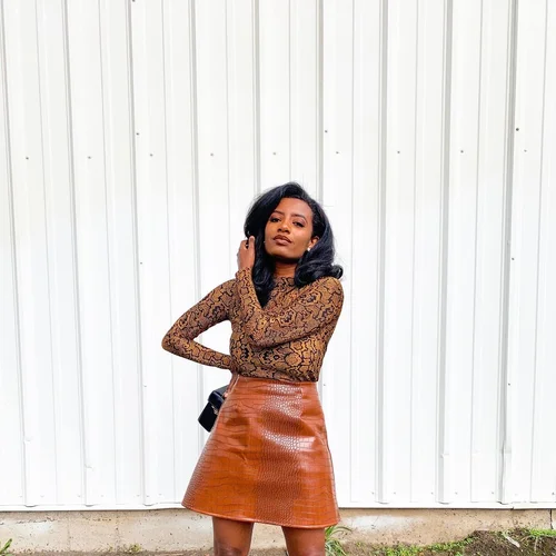 styling a brown skirt