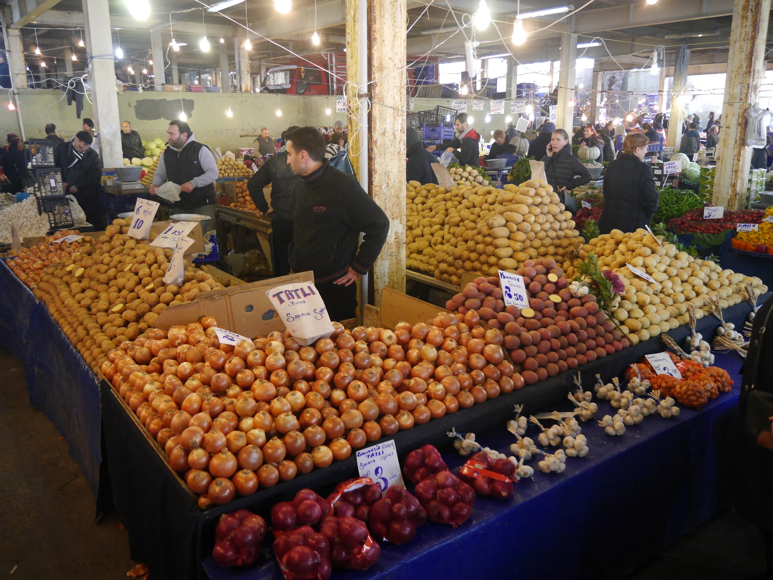 Onions and potatoes. 