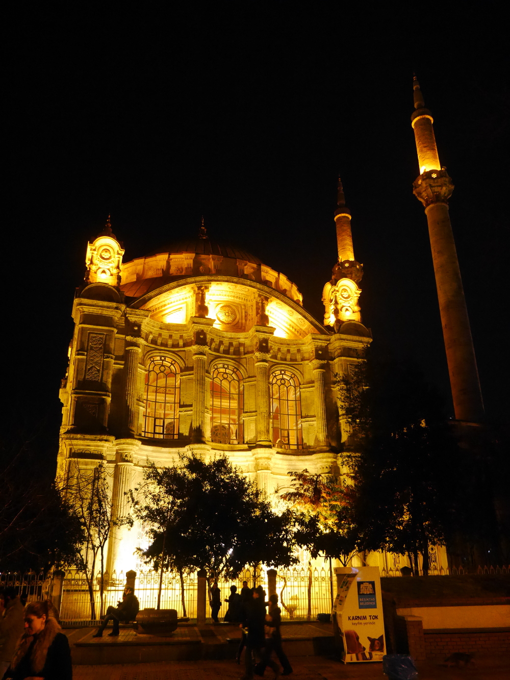  The Ortakoy Mosque at night. 