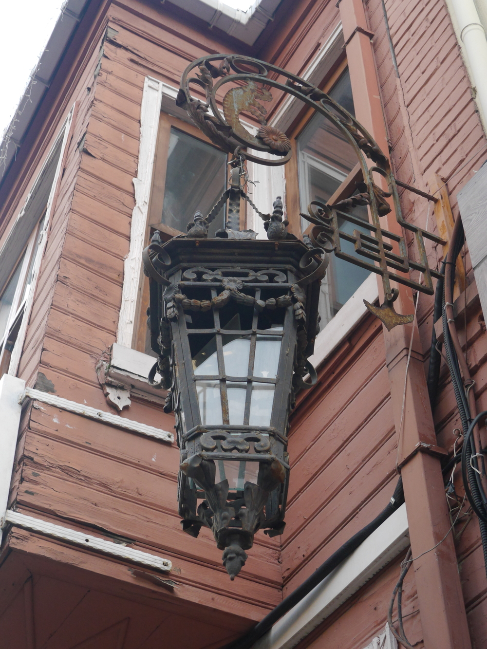  A cool old lantern. 