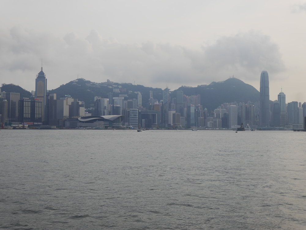  A wider view of the Hong Kong Island waterfront. 