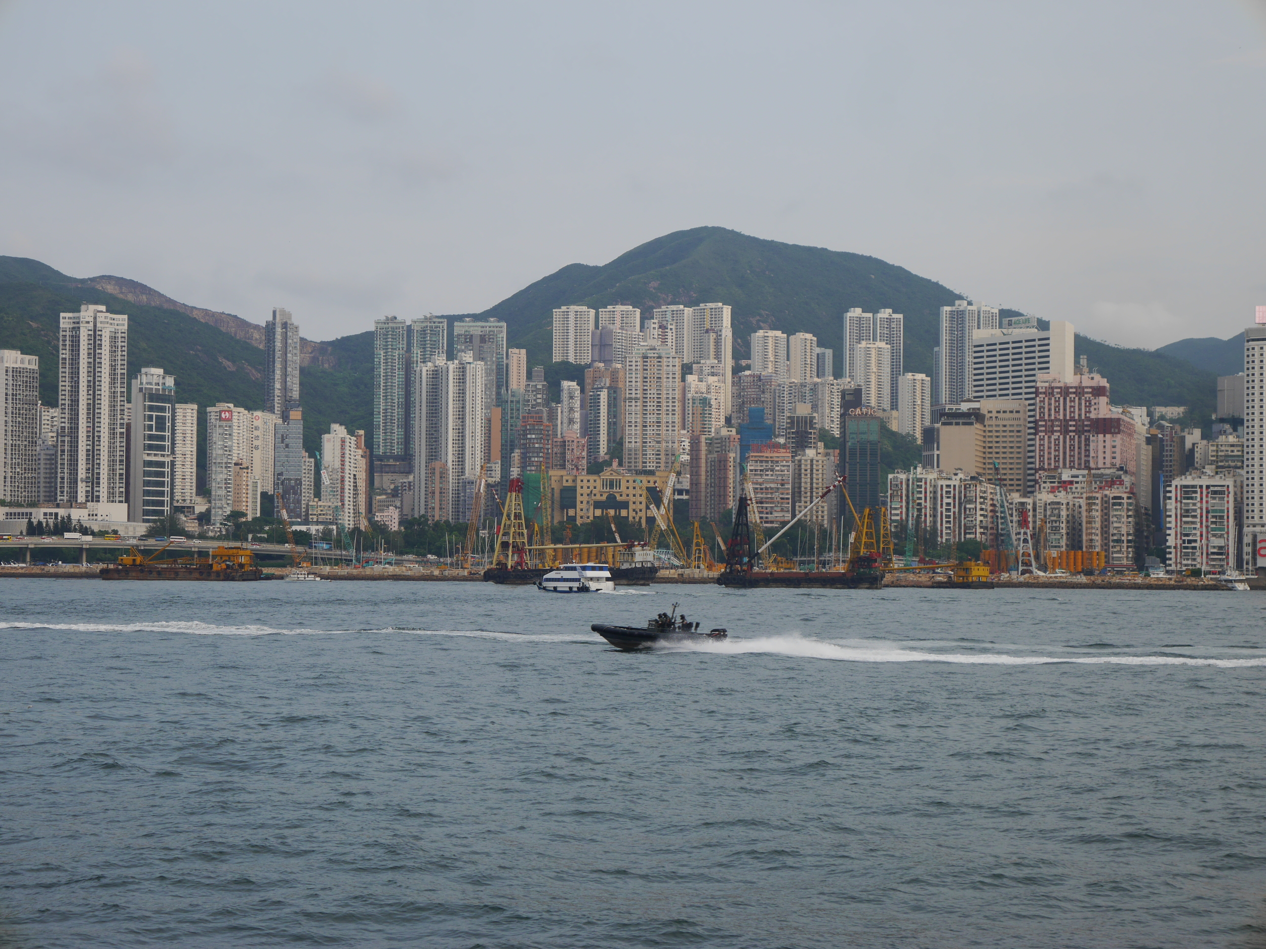  Some guys all in black zooming past really quickly. Military? HKPD? Not sure. Pretty neat. 