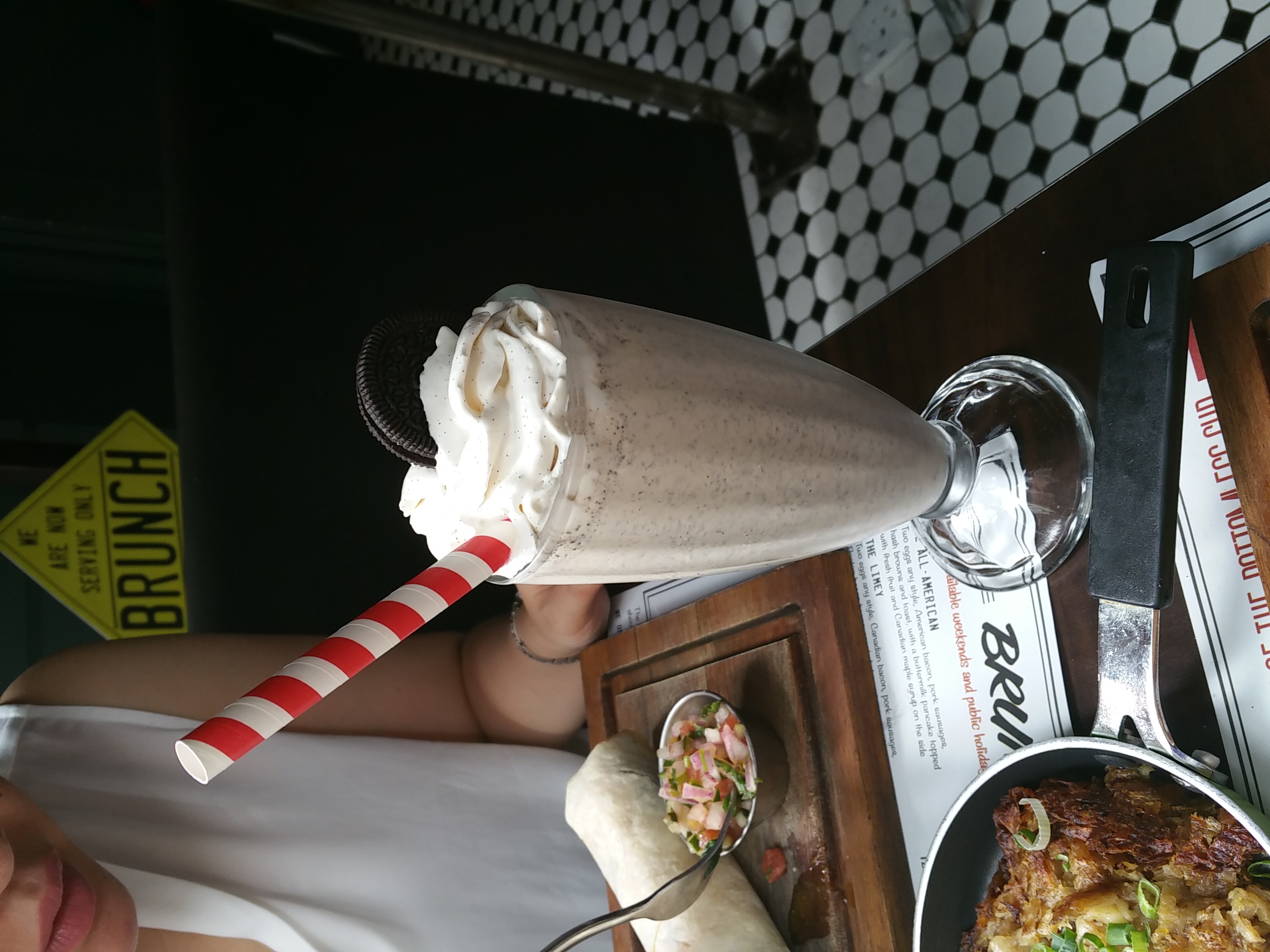  That's more like it! Oreo milkshake! 