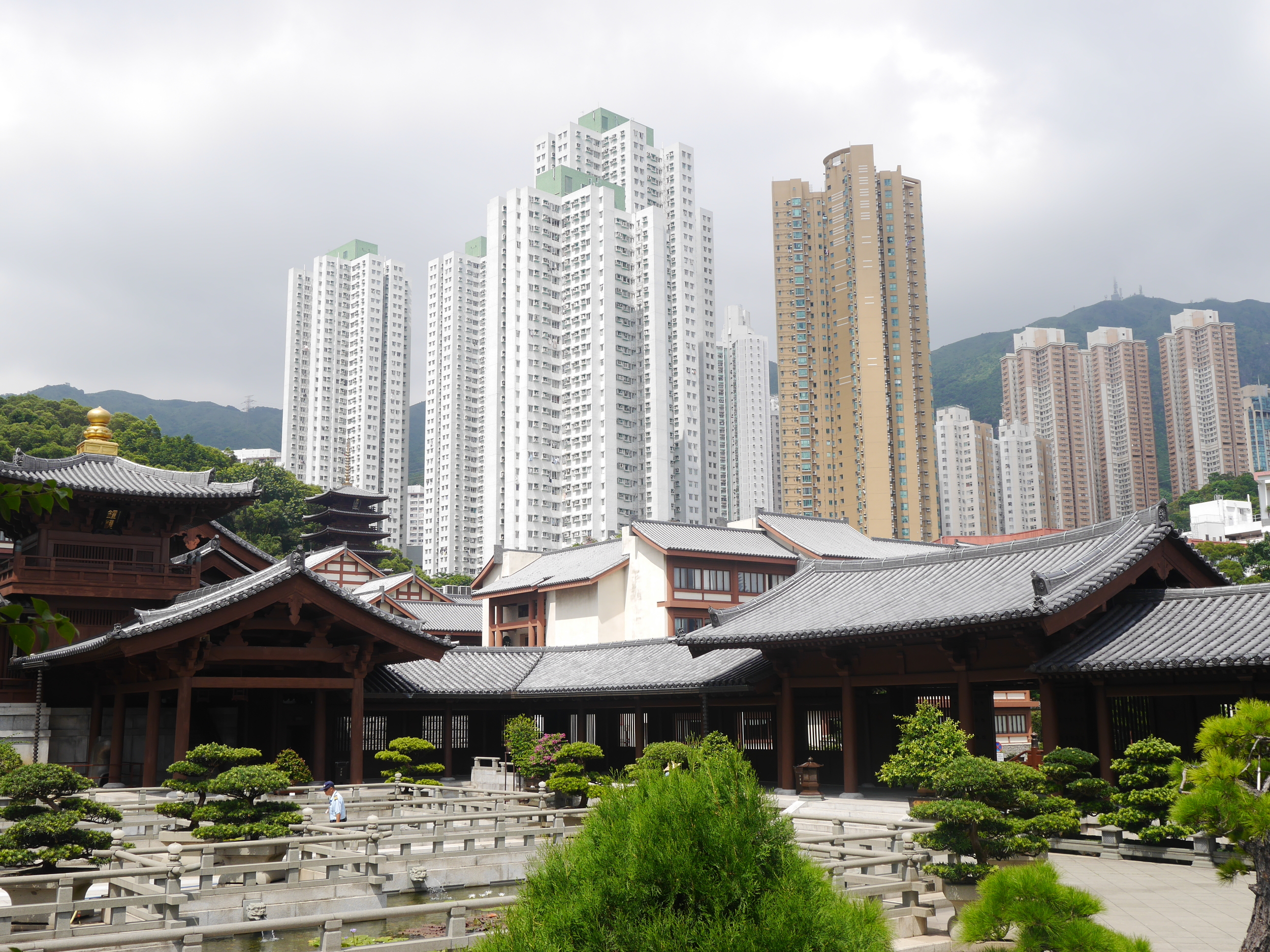  Such a striking contrast between the nunnery and the rest of the city. 