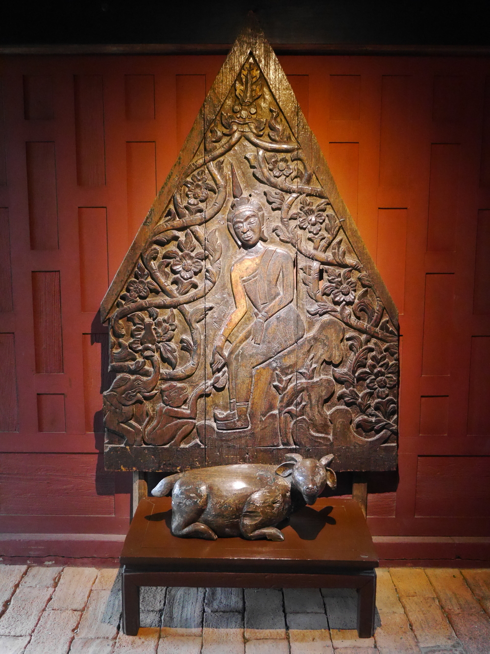  Wood carving. 