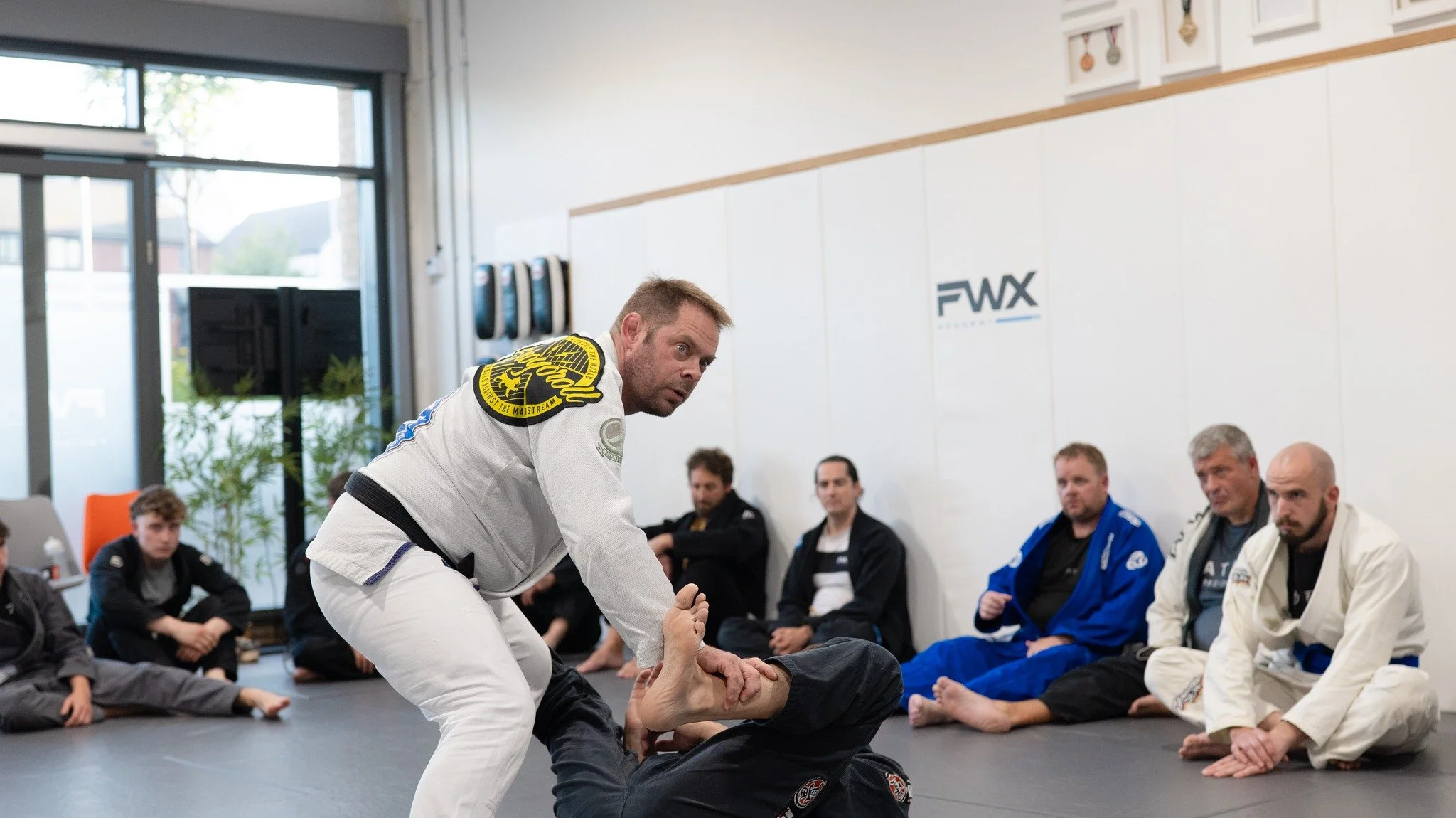 🚨 WARNING: THE BIG DAWG IS BACK IN TOWN 🚨

Fightworx founder and Third Degree Black Belt Darren Yeoman will be teaching tonight in Torquay at 6:15pm.

Will be an awesome session, don't miss out 🔥