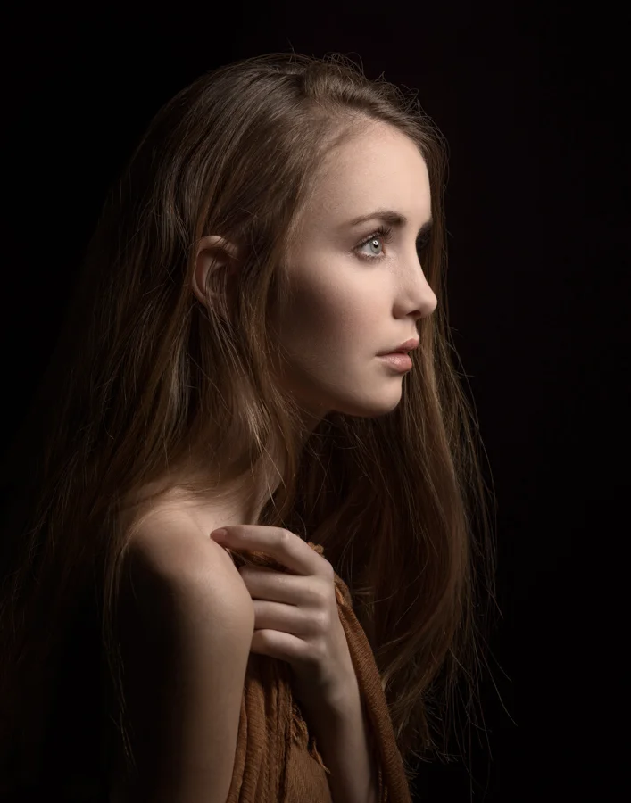 Makeup: Tora Chirila