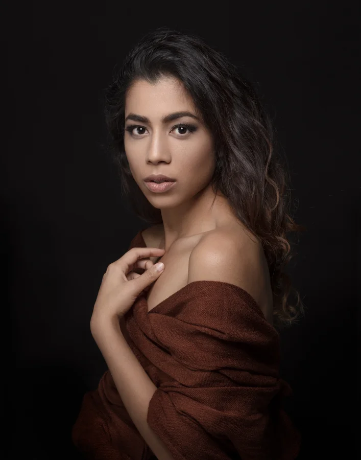 Makeup: Tora Chirila