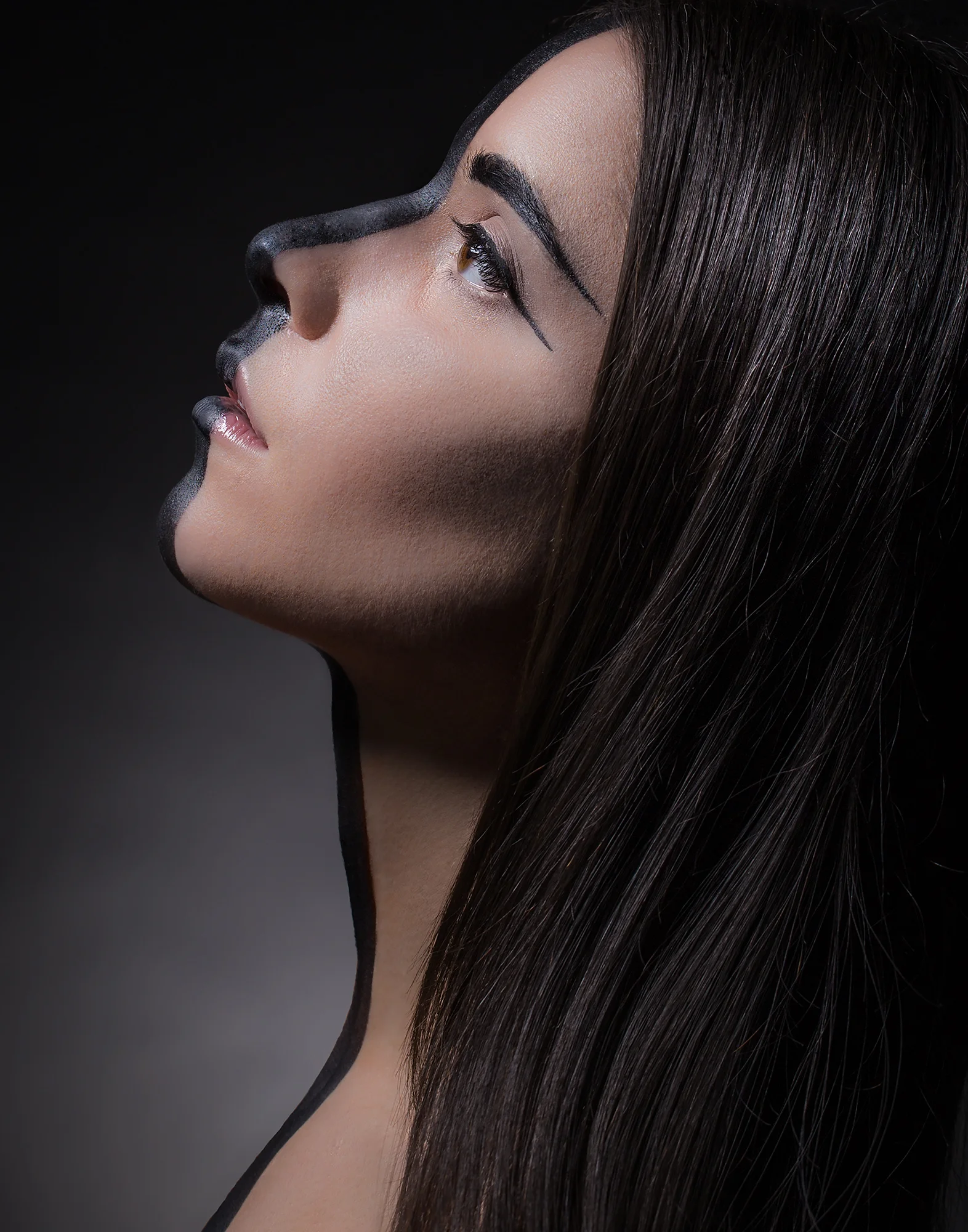 MUA: Tora Chirila