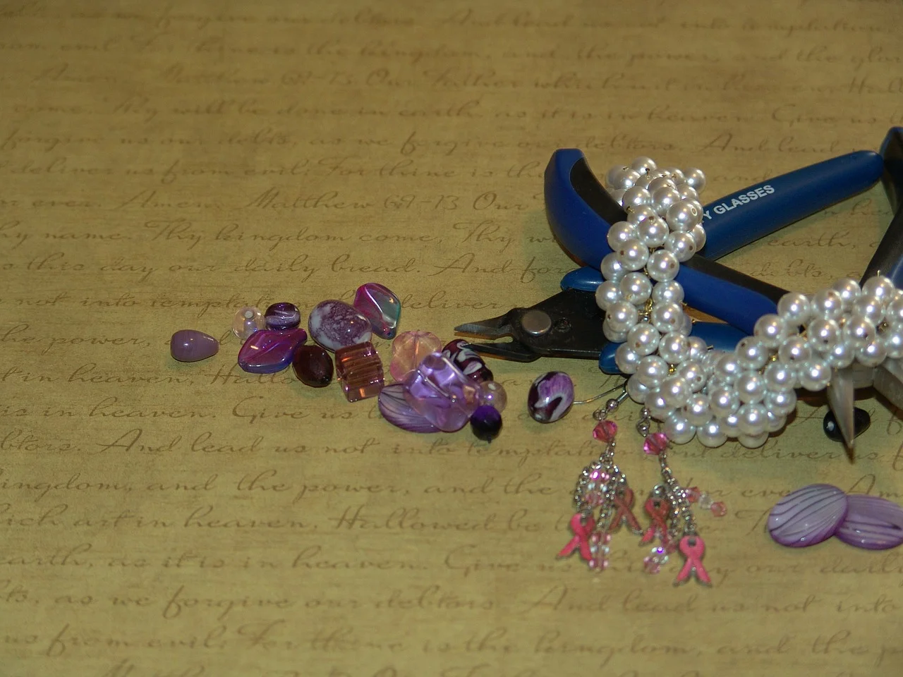 jewelry-making-510788_1280.jpg