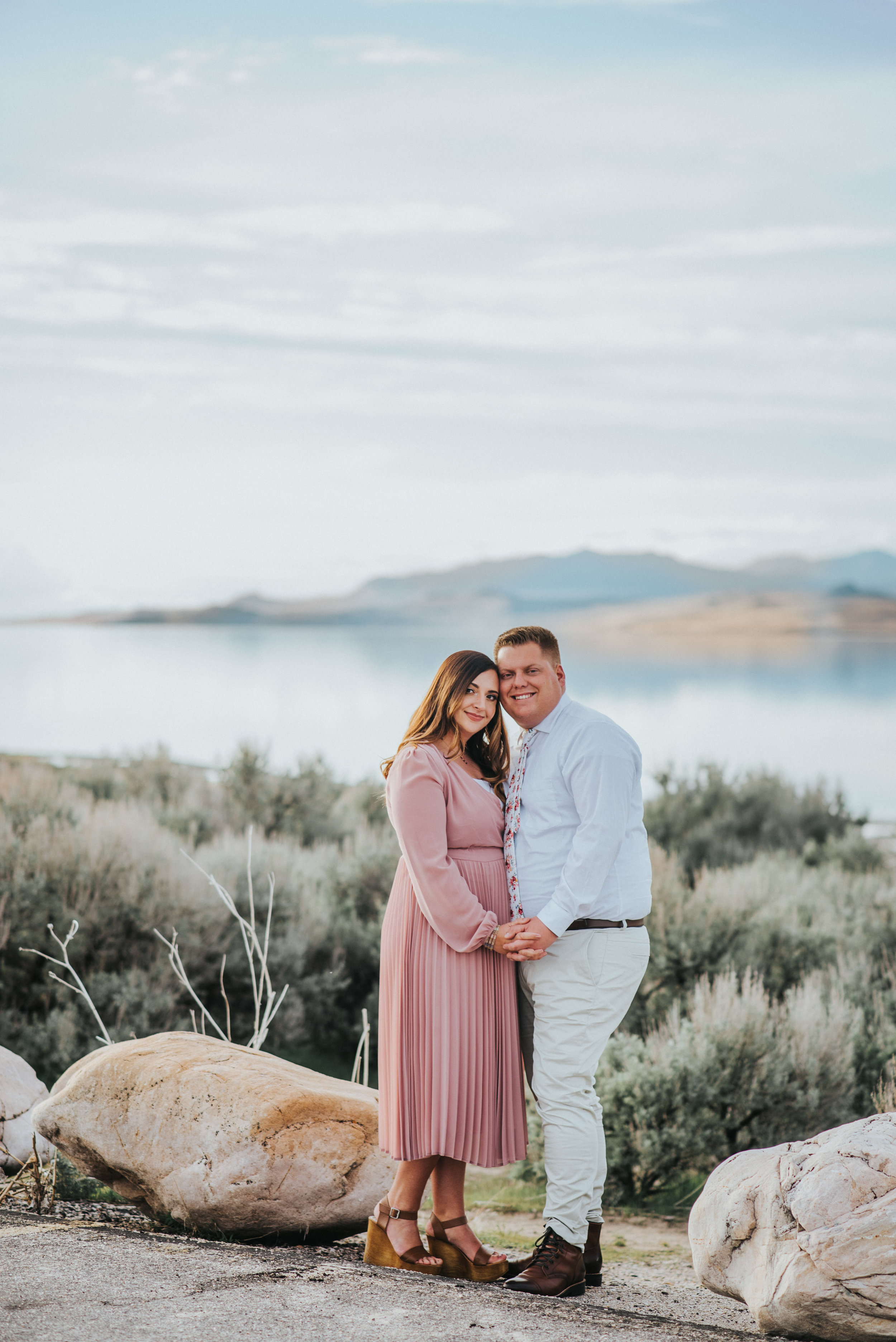  gorgeous lighting beautiful photo shoot location couple holding hands pose inspiration beautiful sunset antelope island photo shoot session profession photo shoot session semi formal #engagement #antelopeisland #utah #love #soontobehusbandandwife #c