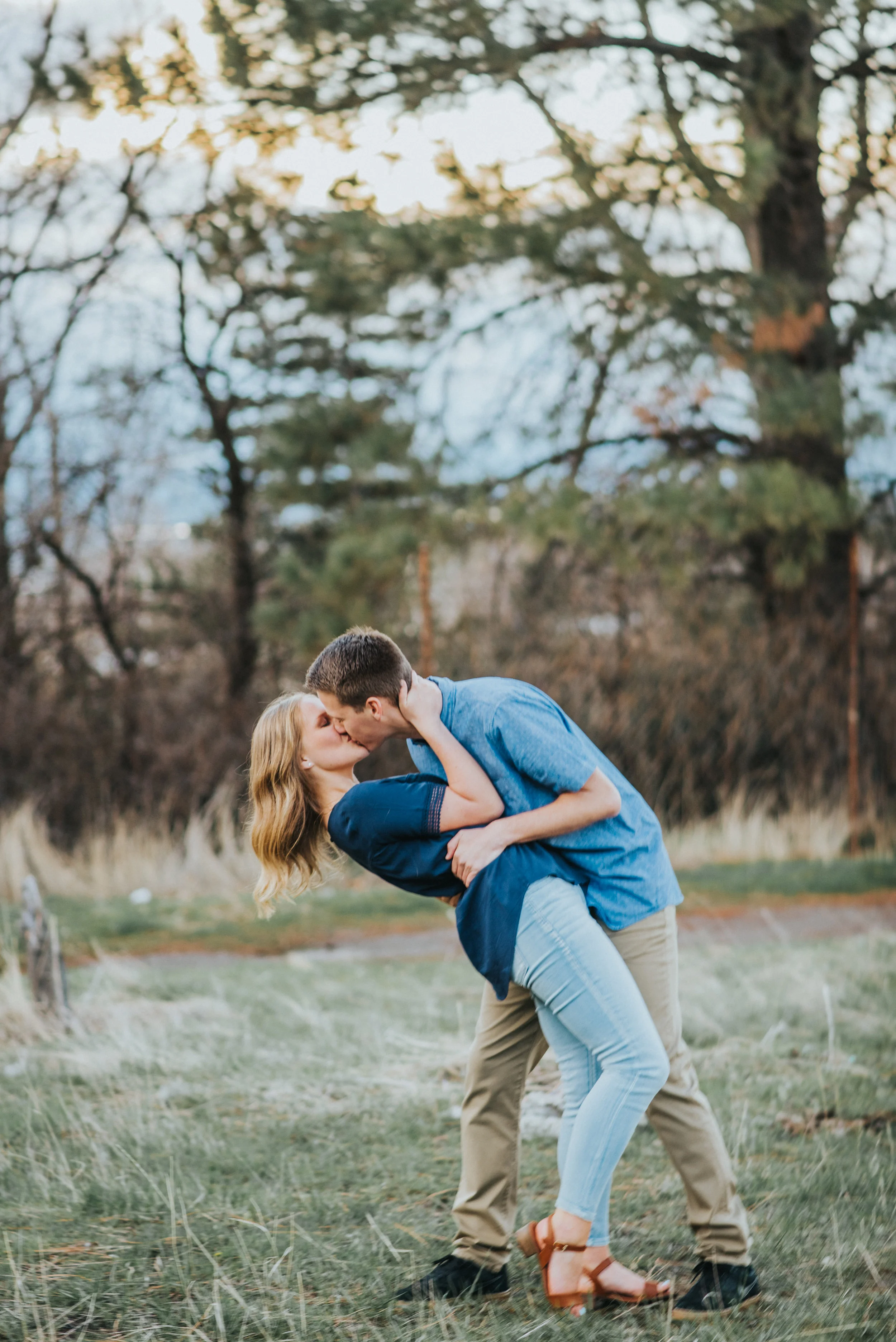  What to wear to engagement photos casual outfit inspiration coordinating couple outfits location inspo for engagement sessions green canyon engagement session Logan utah cache valley photographer happy couple couple posing ideas kissing photo ideas 