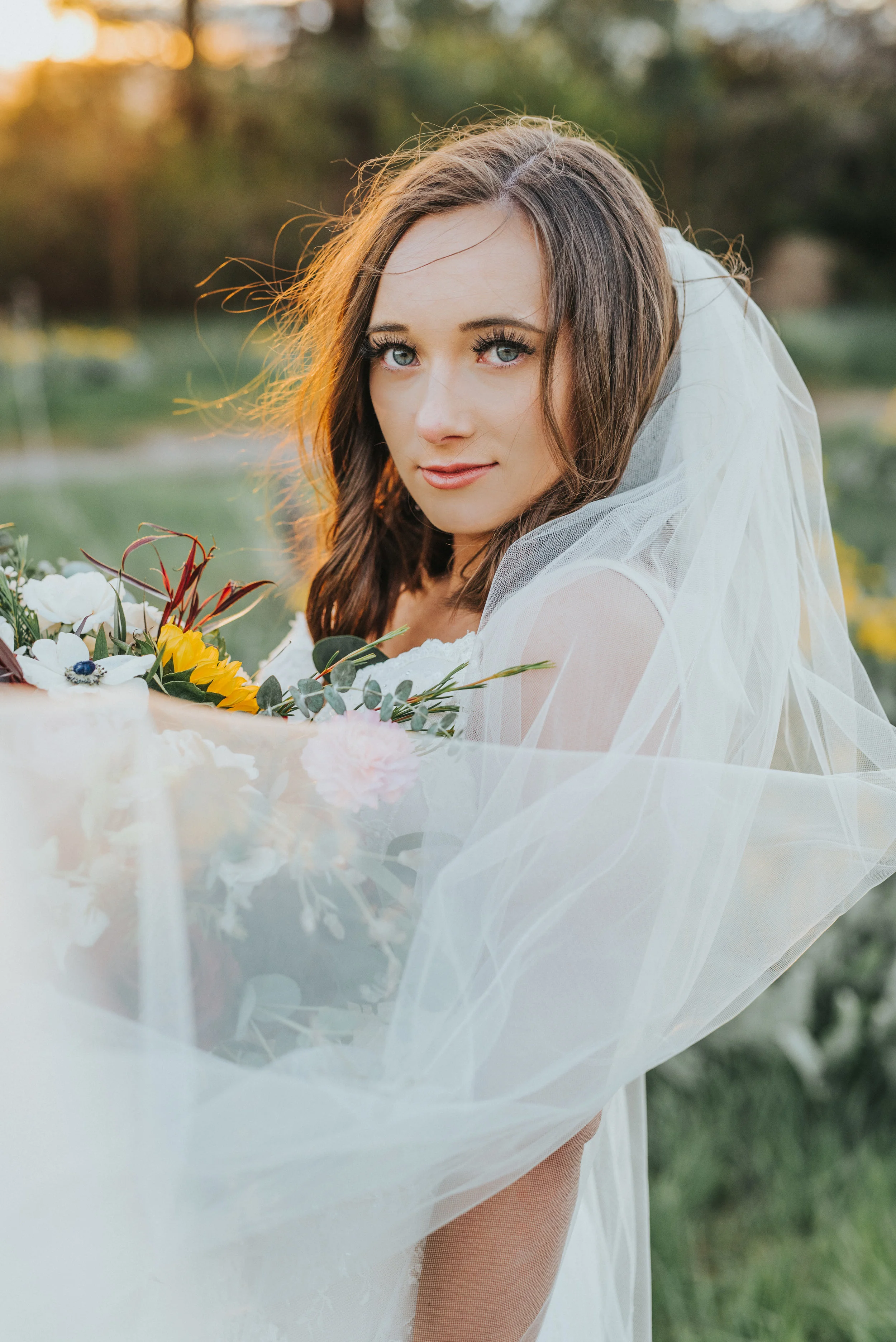  billowy long wedding veil sunflower daisy floral wedding bouquet lace wedding dress loose curled hair inspiration bohemian wedding outdoor bridals northern utah professional wedding photographer #greencanyon #northernutahweddingphotographer #bohemia