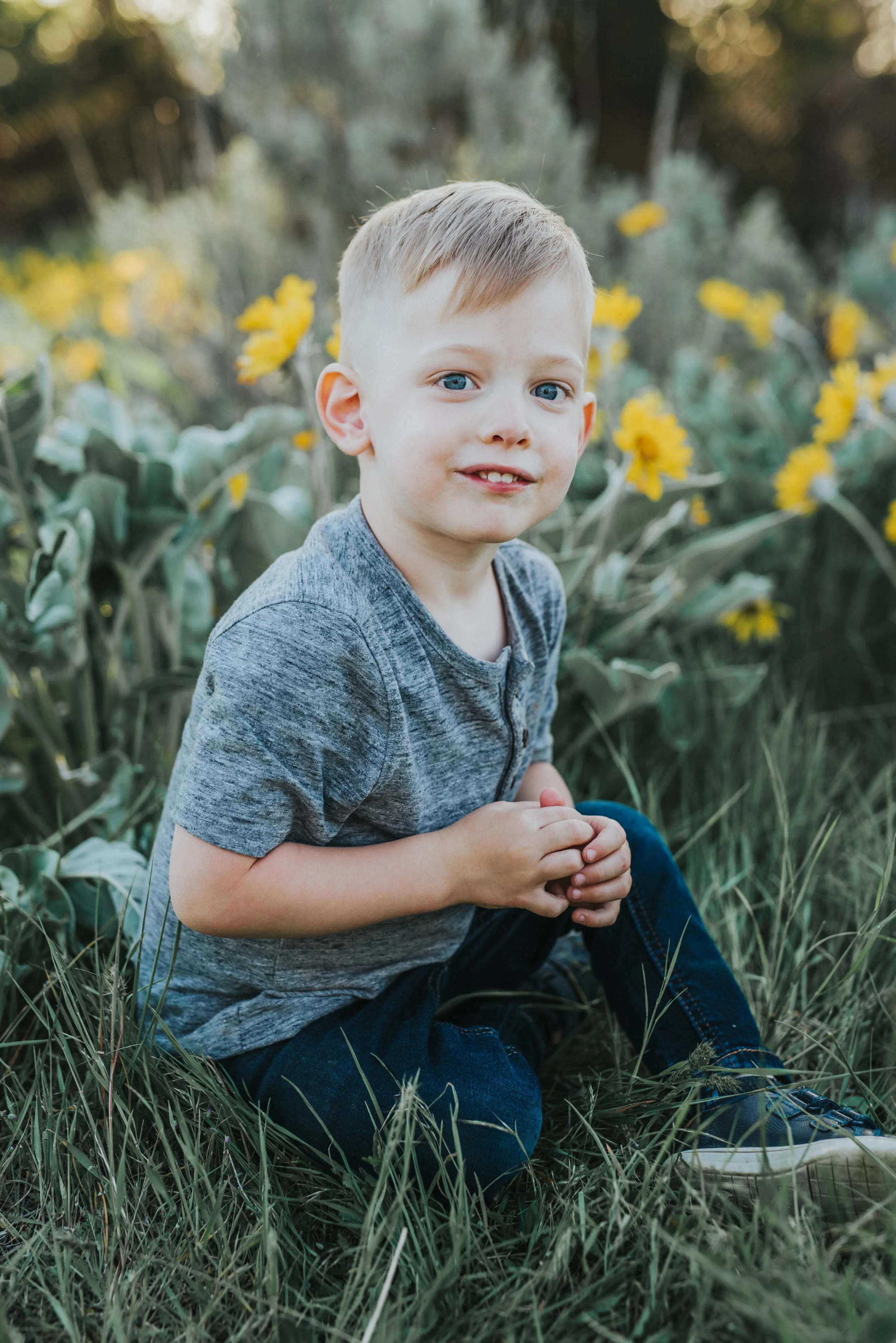  logan utah extended family photography session family pictures kids photography what to wear to family photos family photo outfit ideas for kids little boy outfit ideas casual outfit ideas for kids kids posing ideas portraits for kids kids sitting i