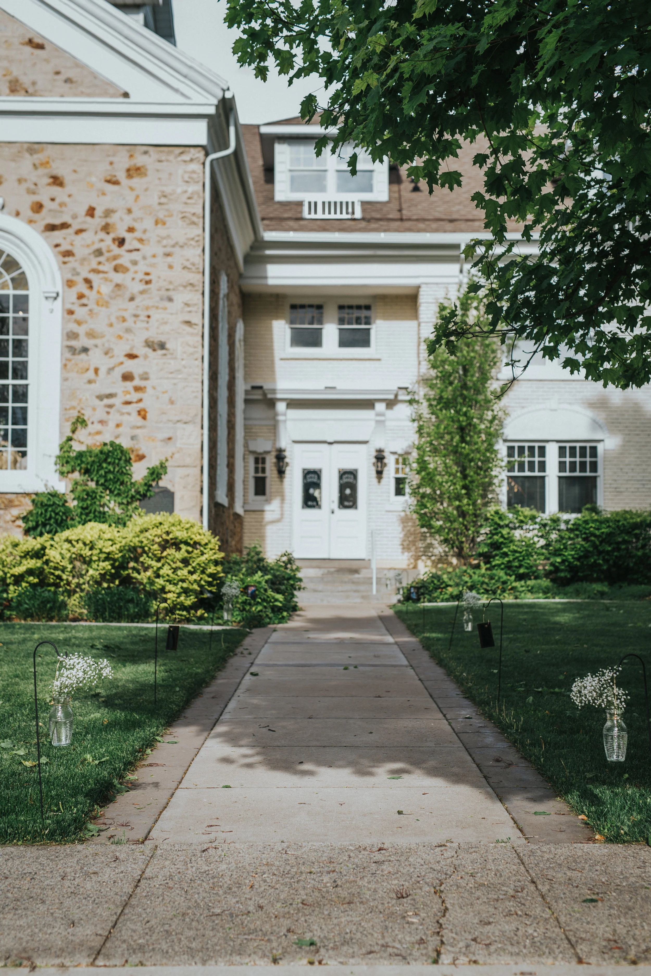  old rock church providence utah wedding venue logan utah best wedding photographer wedding grounds stone building babies breath glass milk jug wedding decor #Loganutah #cachevalleyphotographer #Ido #Isaidyes #oldrockchurch #weddinginspo #utah #utahw