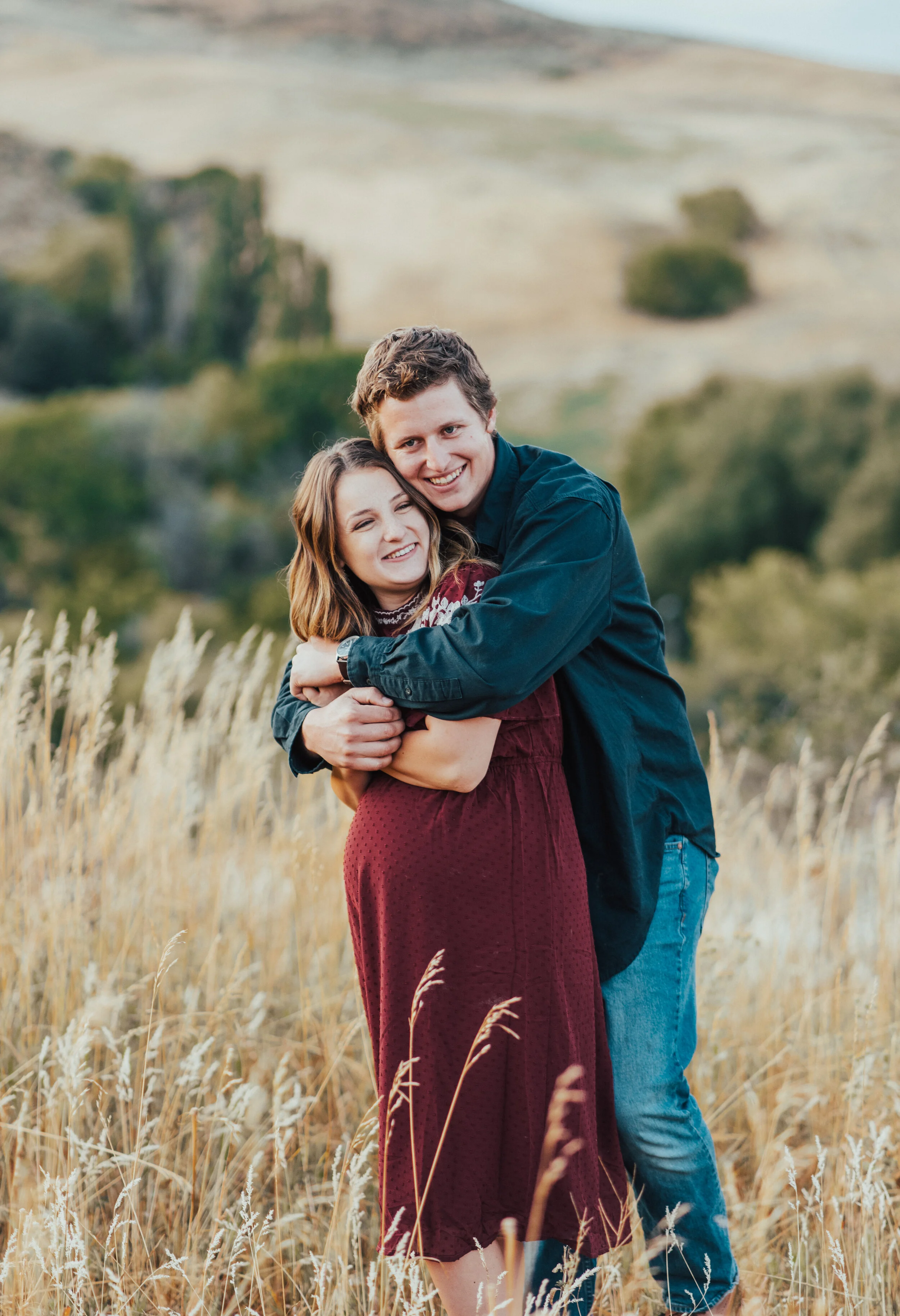  professional family photographer kristi alyse photo fall maternity pictures red and blue outfit inspo for family pictures cache valley utah #maternityphotos #familyphotos #loganutahfamilyphotographer #kristialysephoto #northernutahfamilyphotographer