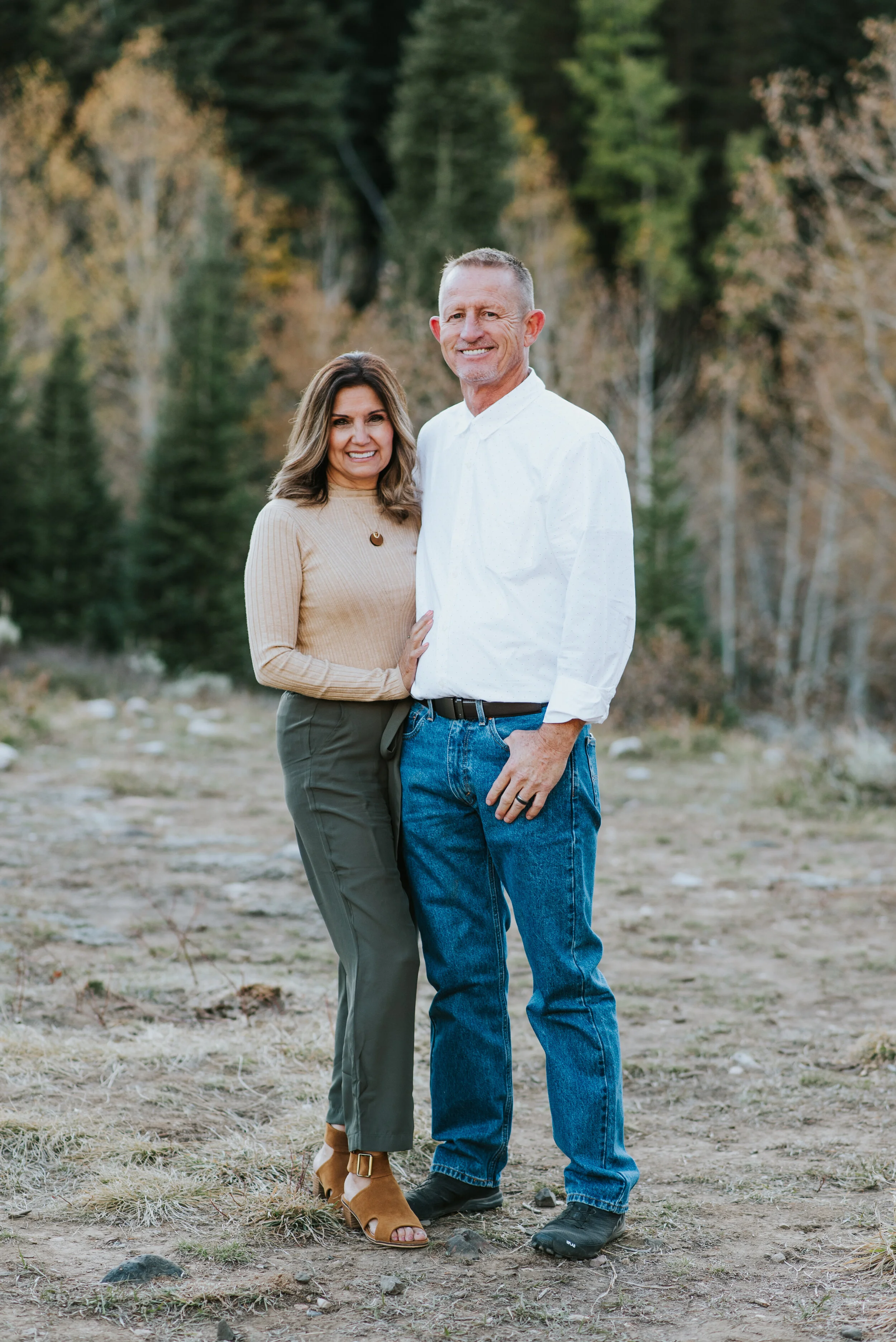  Family portraits mom and dad beautiful family photos in northern utah logan utah family photographer Kristi Alyse Photo professional family portraits extended family pictures blush and navy family outfits blush navy camel color scheme #kristialyseph