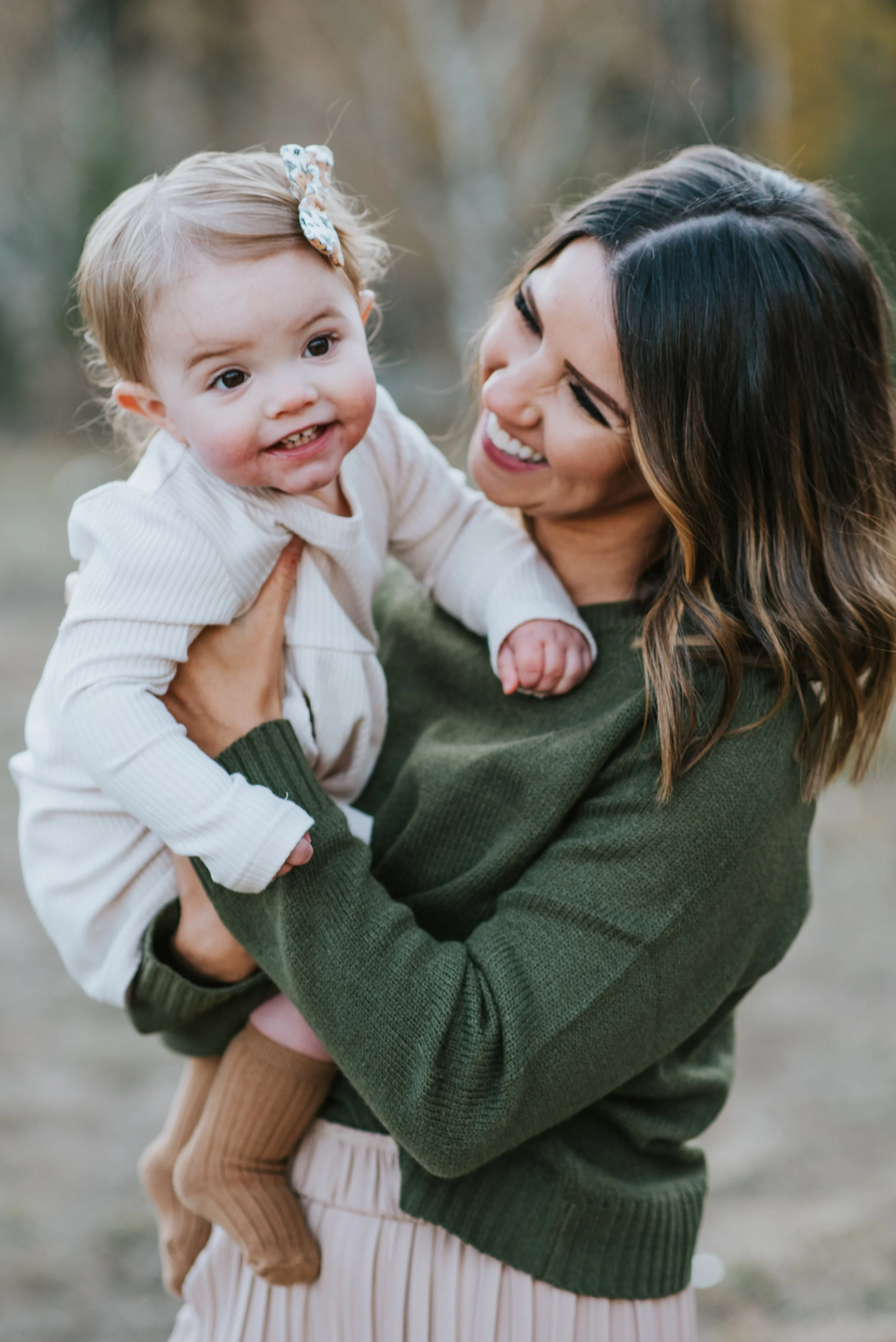  mommy and me photo session extended family photos northern utah family photographer kristi alyse photo outfit inspiration baby girl with mom logan utah family photographer #kristialysephoto #familyphotographer #familyportraits #familypicturesoutfiti