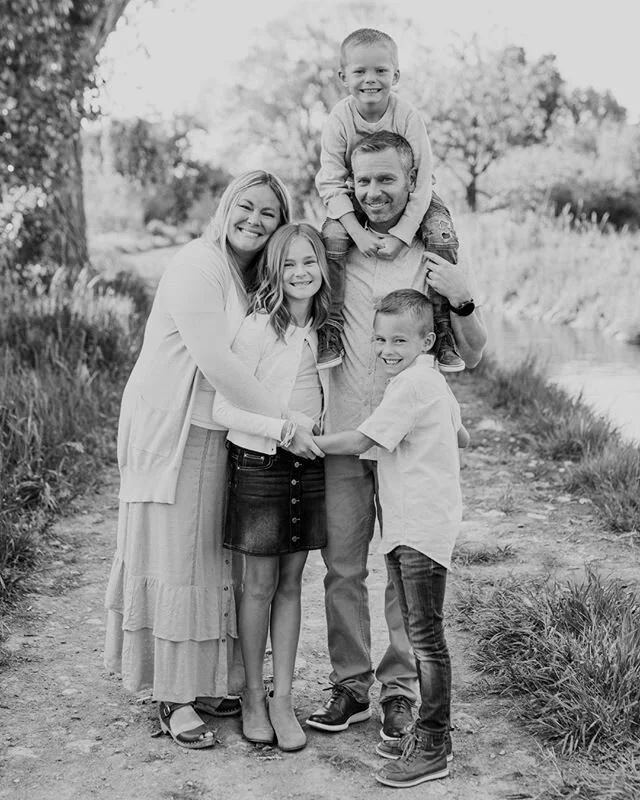 Most of my schedule is filled with wedding clients, and I LOVE weddings and couples, but photographing families is actually where I started and it&rsquo;s the thing that helped me shift into my current goal of photographing the real, raw and beautifu