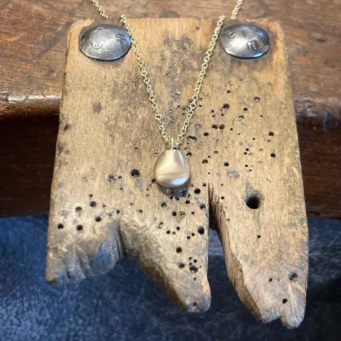 Little gold &lsquo;pearl&rsquo; drop pendant made from a client&rsquo;s leftover wedding ring workshop metal to start the new year. Super tactile and it has to be said, rather cute! Might start making these more regularly. What do you reckon?
&bull;

