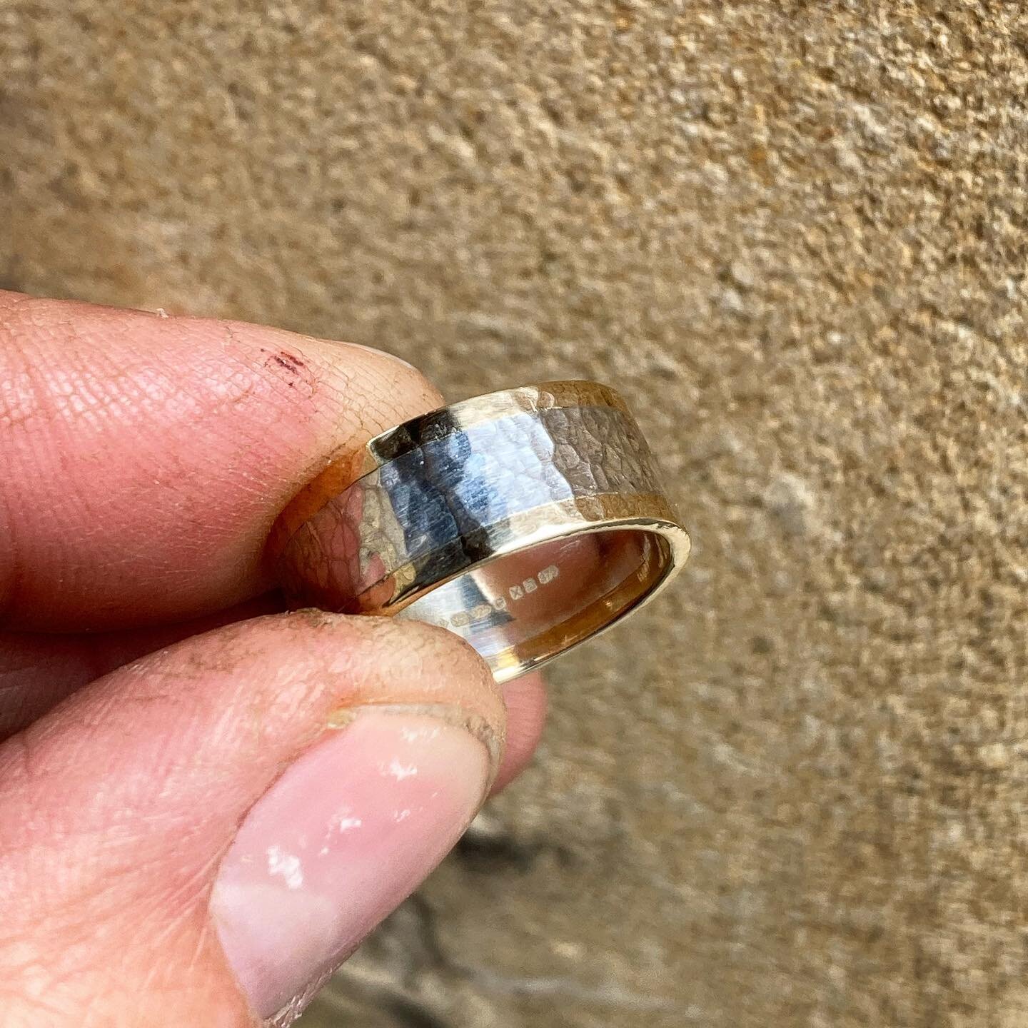 Two toned silver and gold hammered ring delivered to @hanniatkinson at today&rsquo;s @thefromeindependent. Really enjoyed making this one - simple but effective!
&bull;
&bull;
&bull;
#texturedring #hammeredring #twotonering #silverandgoldring #bespok