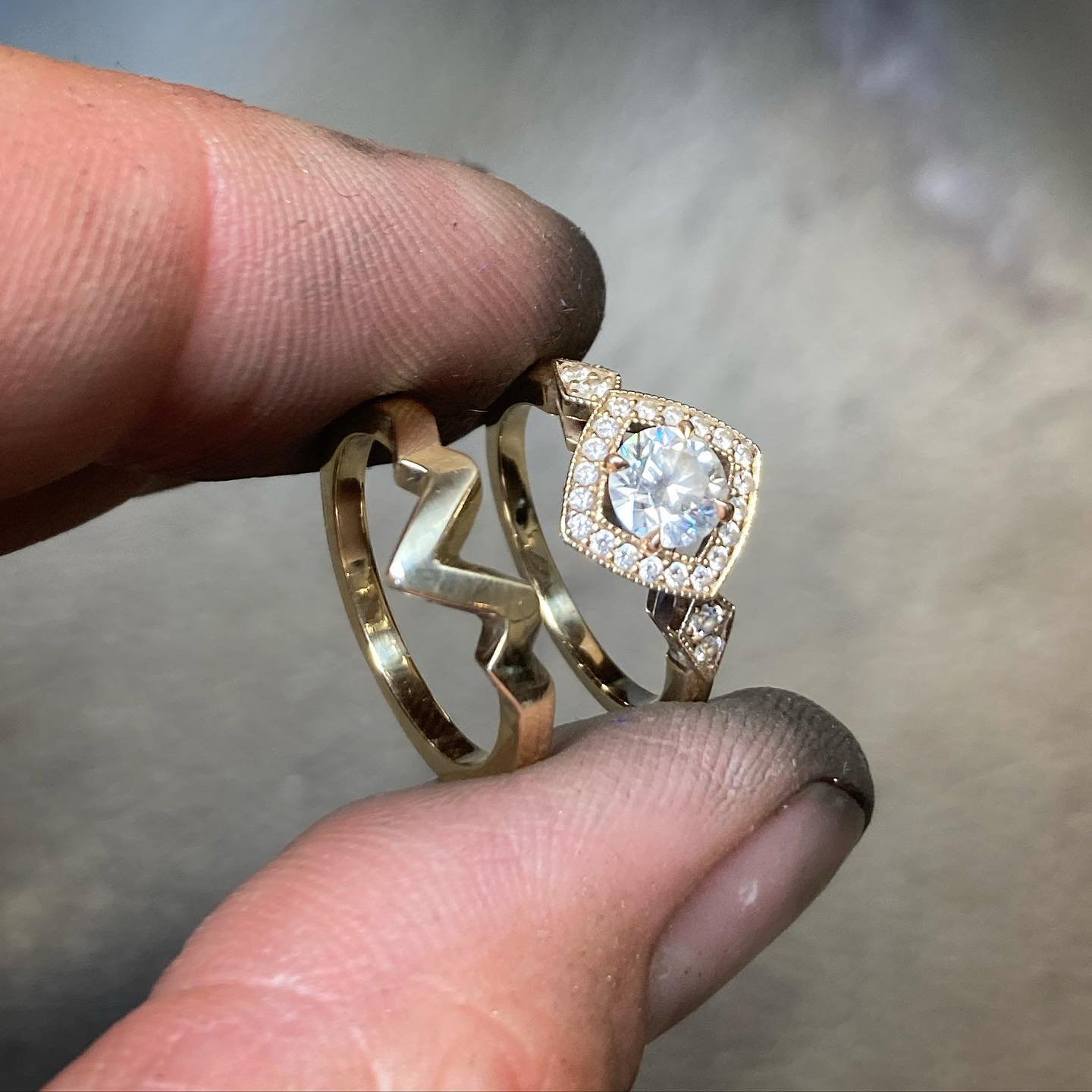 Contours! Had quite a few bespoke contoured rings to make this wedding season. Always enjoyable seeing my work alongside some truly splendid vintage engagement rings. Thanks to all my wonderful clients for entrusting me with such important commission