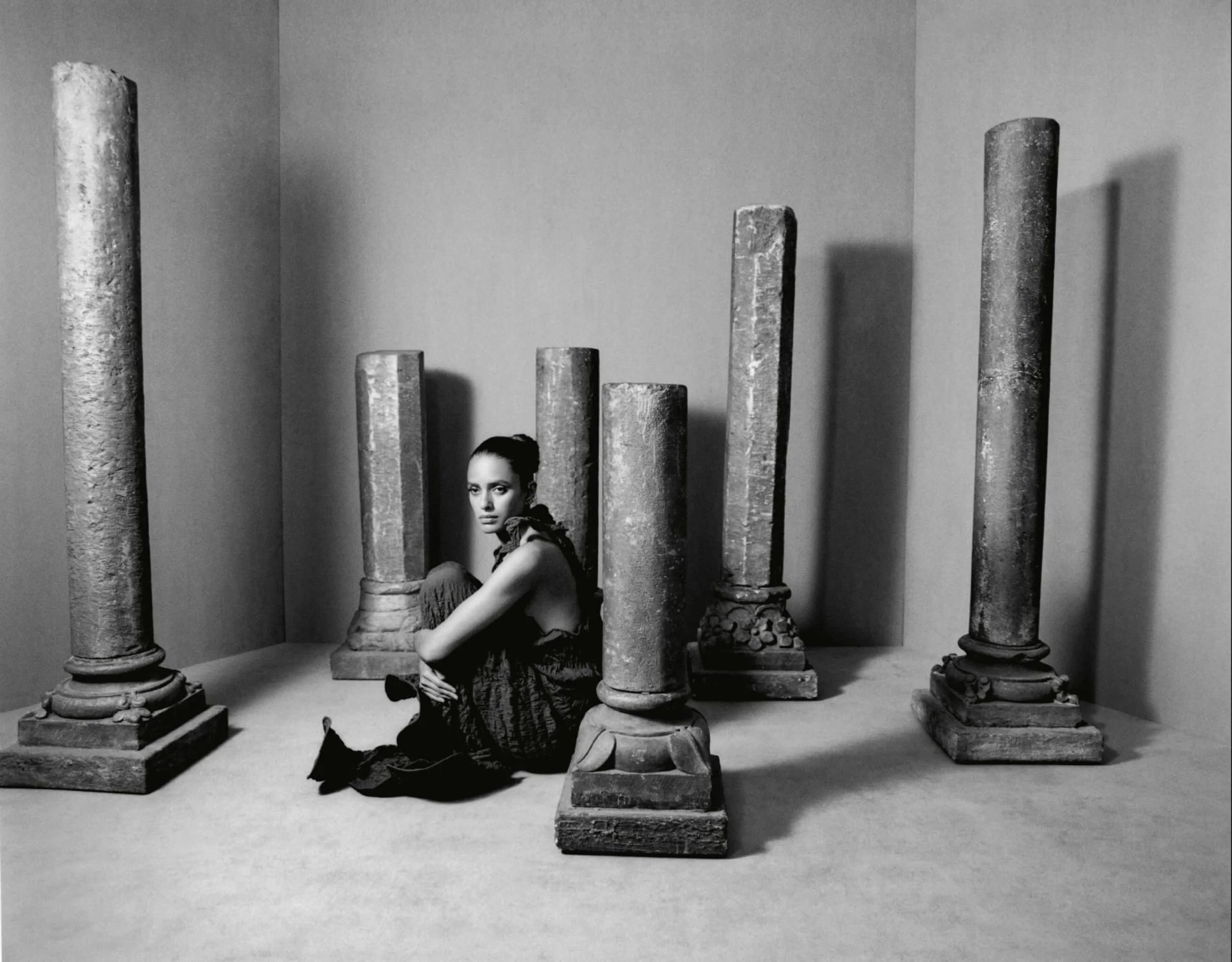 @archdigestindia The Style Issue 2025
@menonlakshmi for @mahendra_doshi_est_1974 
Photographed by @ashishisshah 
Hair and makeup @deepa.verma.hair @deepa.verma.makeup 
Clothes and styling by @saviojon