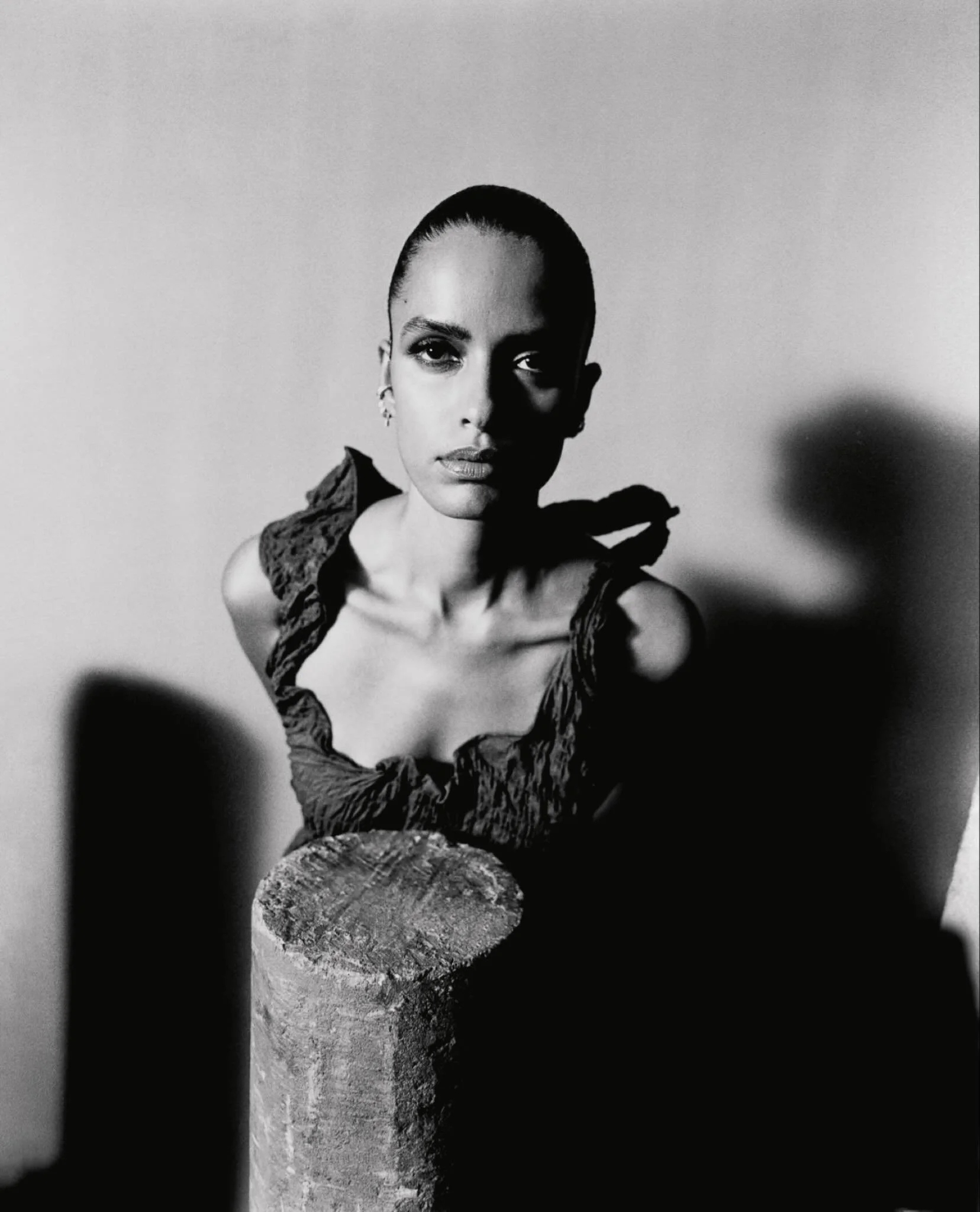 @archdigestindia The Style Issue 2025 
@menonlakshmi for @mahendra_doshi_est_1974 
Photographed by @ashishisshah 
Hair and makeup by @deepa.verma.makeup @deepa.verma.hair 
Clothes and styling by @saviojon