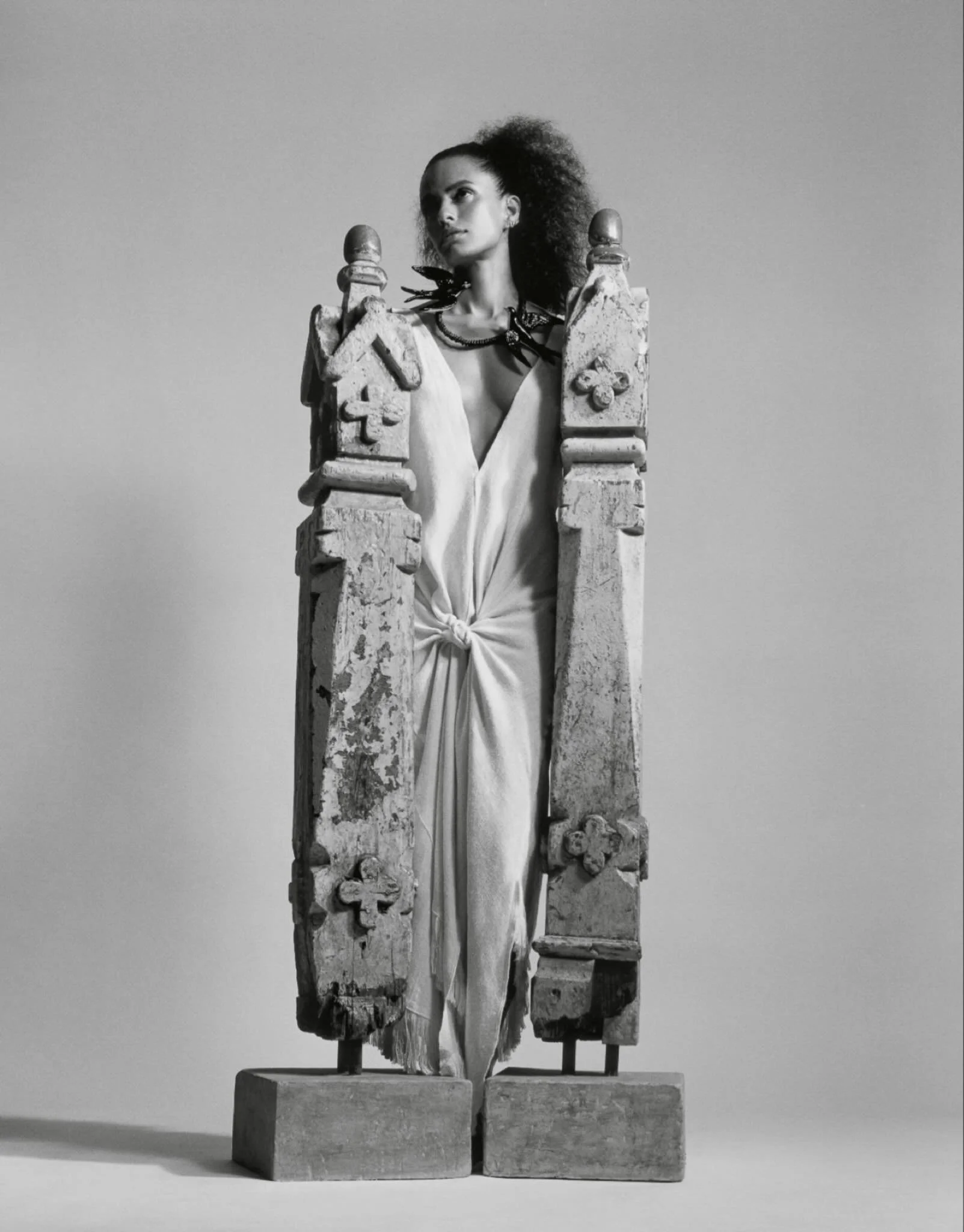 @archdigestindia The Style Issue 2025 
@menonlakshmi for @mahendra_doshi_est_1974 
Photographed @ashishisshah 
Hair and makeup @deepa.verma.makeup @deepa.verma.hair 
Clothes and styling @saviojon