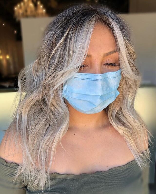 Bright Blonde Foilayage by Paola.