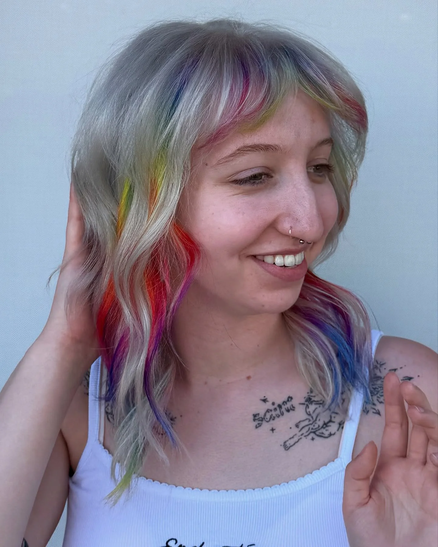 Platinum + Vibrant Rainbow Prism = Total Hair Magic 🌈✨
Swipe to see the before and some in progress photos! 🎨
by @nadiia_hair 

#santaclarita #santaclaritahair #santaclaritahairstylist #rainbowhair #platinumhair #lahair #lahairstylist #vibranthair 