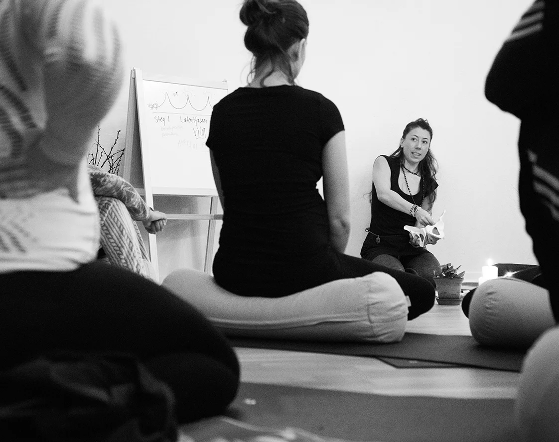 Gravidyoga Kurs ~ Graviditetens Rytmer - Fullbokad!