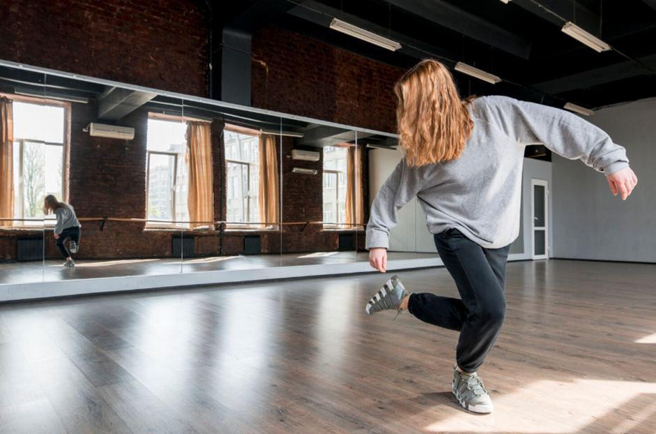 Where can adults join beginner jazz dance classes in Toronto with noexperience?