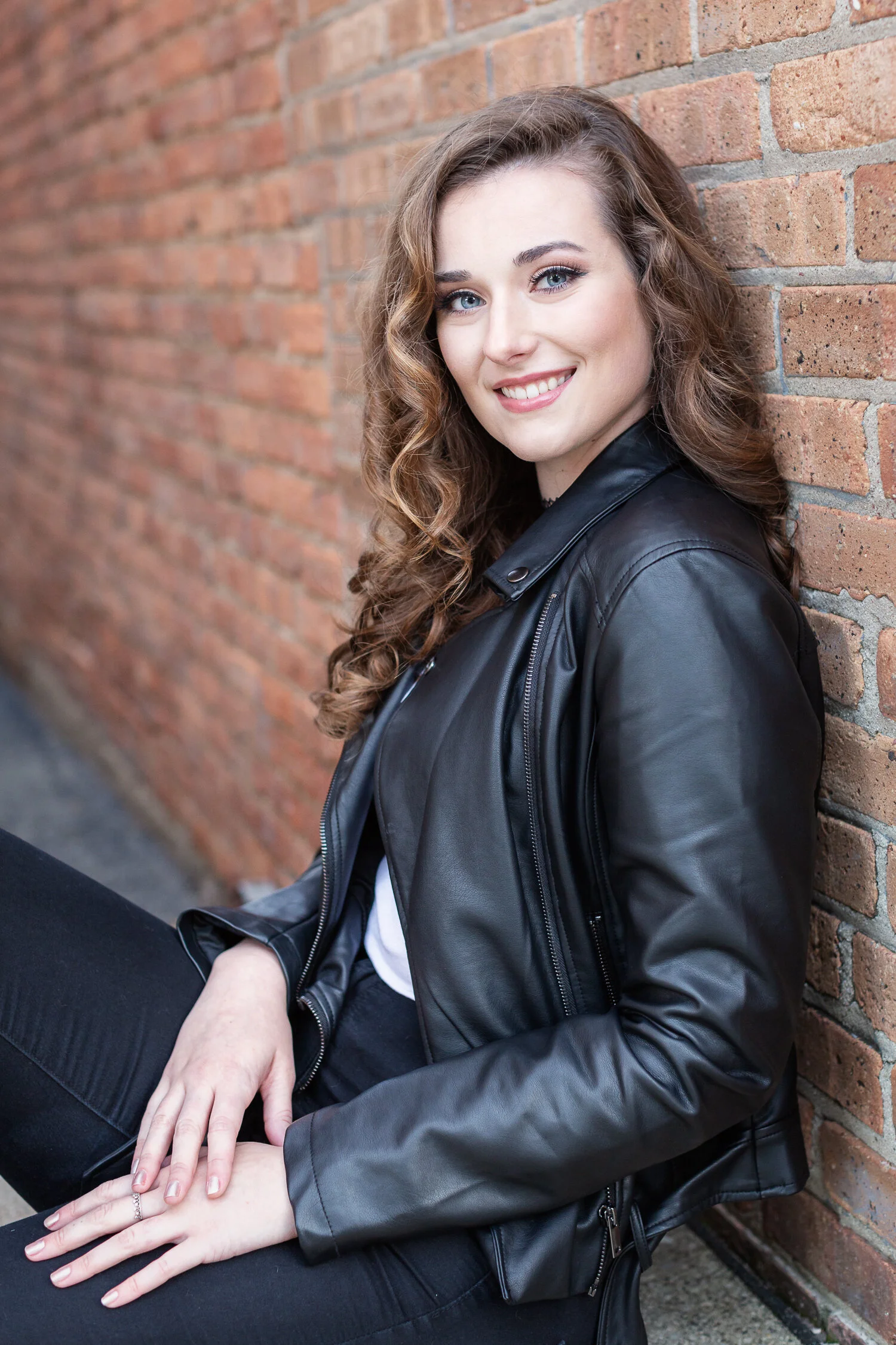 Senior-Photos-Portrait-Downtown-Crystal-Lake-IL-Mariela-Ryan-Photography-Sydney-2.jpg