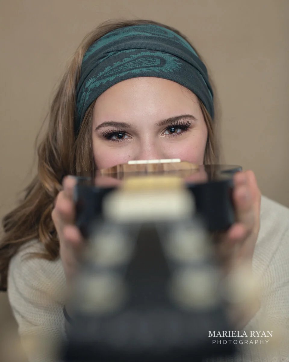 Senior-Photos-Crystal-Lake-IL-studio-Mariela-Ryan-Photography-AriS-2.jpg