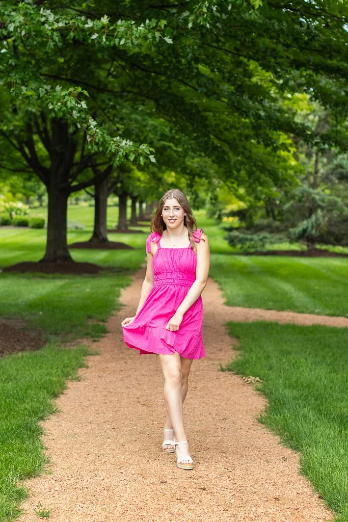 Pairing Location and Wardrobe: How to Make Your Senior Photos Pop