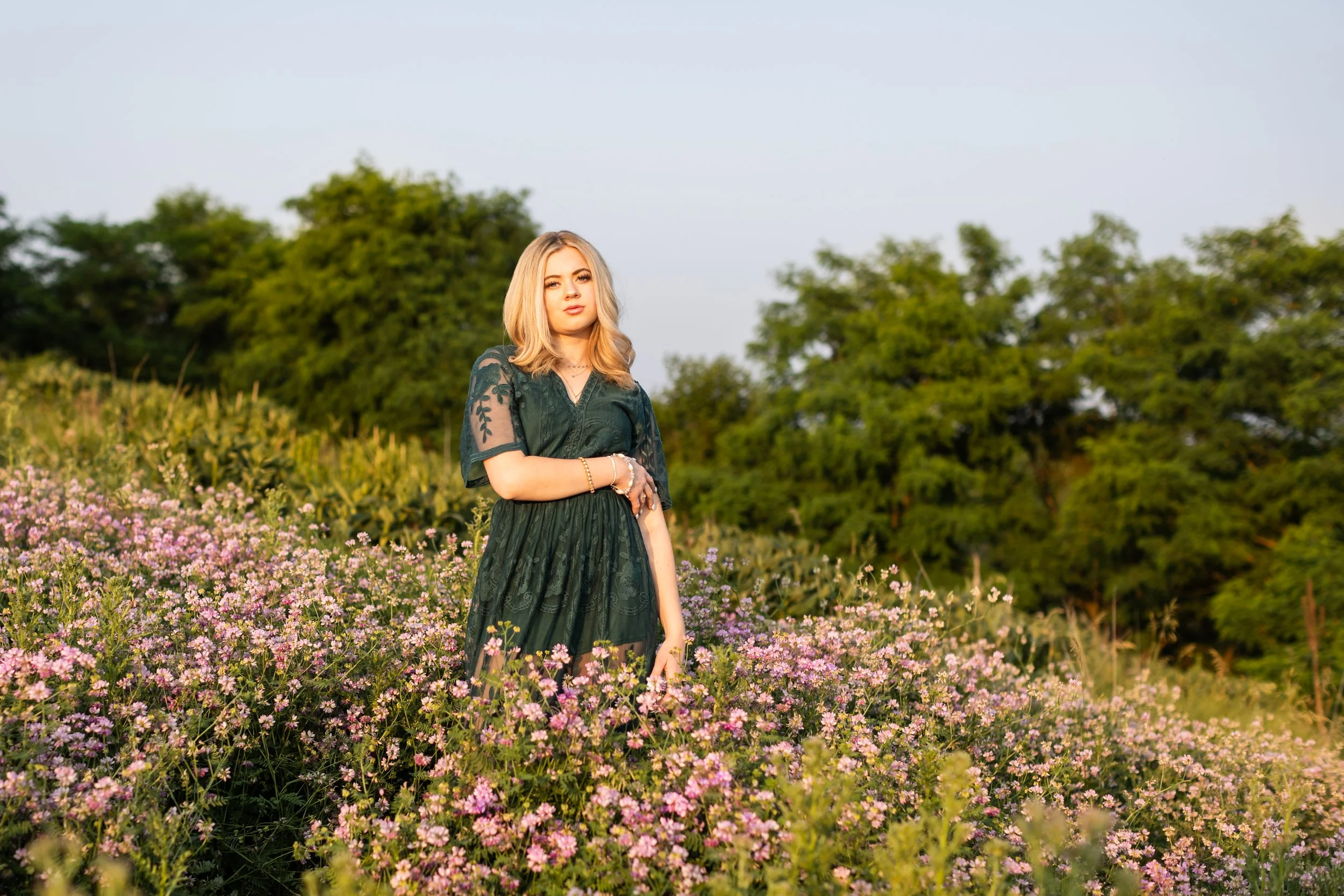 5 Essential Tips for Stunning Senior Photos in Spring Fields