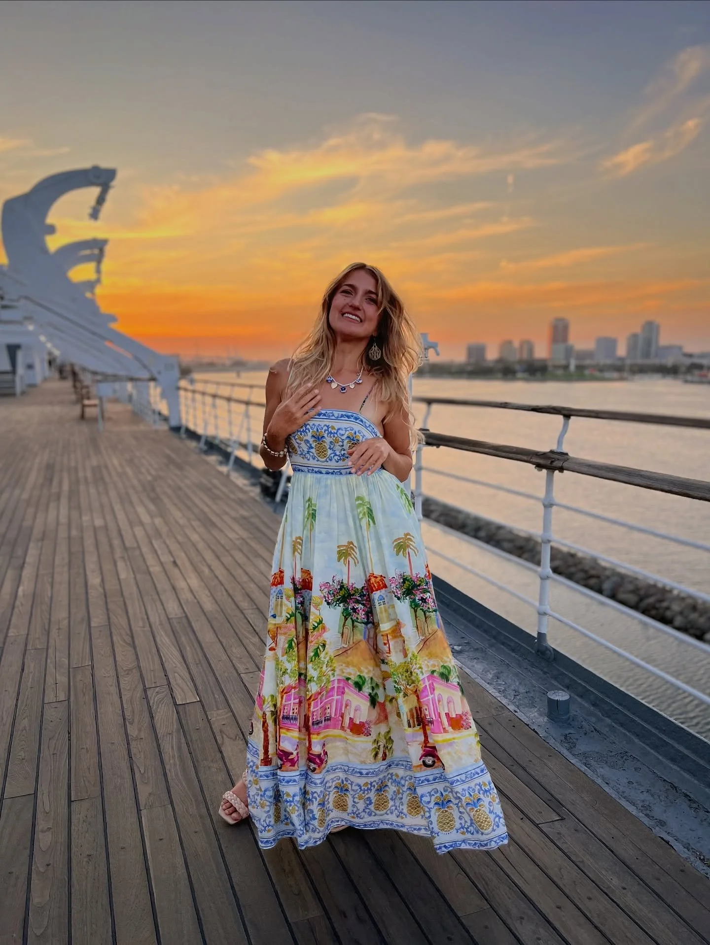 🍂 upcoming dates 🍂
10.28 @campus_jax @jaxsongstage songwriter showcase 6:30-8 pm 
newport beach, ca

11.7 @thequeenmary observation bar 7-10 w/ @sarvenmusic 
long beach, ca

11.9 @nashvilleonthecoast @westwoodcoastoc writers round 5 pm 
costa mesa,