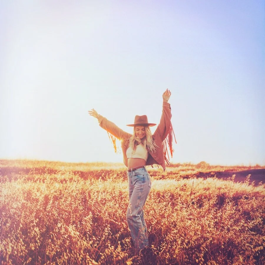 u p c o m i n g  d a t e s 🌞 

4.30 LONG BEACH, CA @sofarlongbeach  7 pm

5.1 LAGUNA BEACH, CA @thedrakelaguna 6:30-10:30 pm

5.3 HUNTINGTON BEACH, CA @seasalt_honkytonk_atthebeach w/ @redneckrodeooc 2:30 pm 🤠 

5.8 NEWPORT BEACH, CA @elwoodclub @p