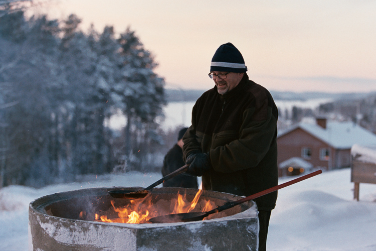 Munne stog för kolbullarna.