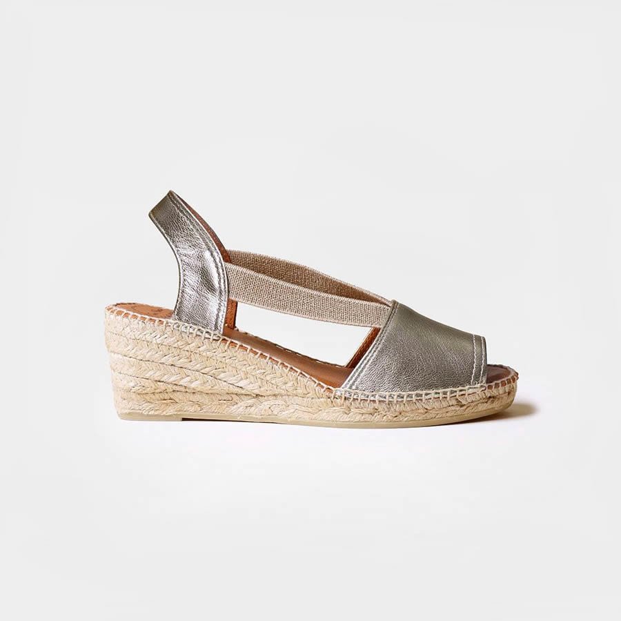 Toni Pons — Bishops Footwear